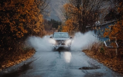 Kako postupiti ako nam automobil “zapliva” na kiši?